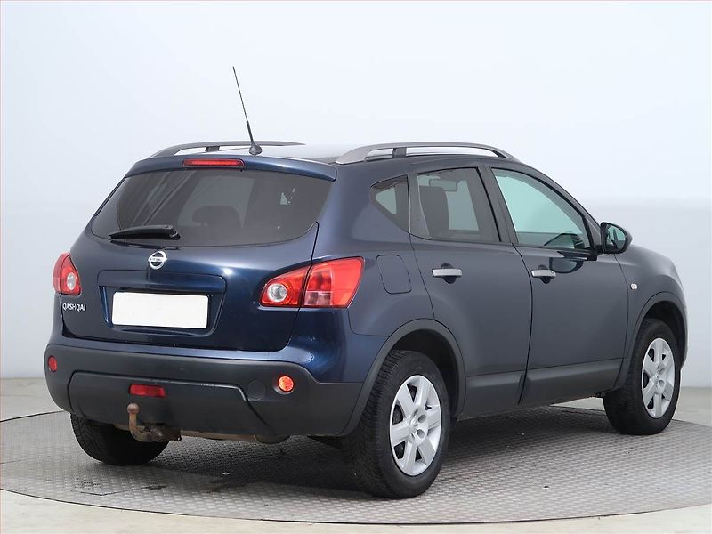 Nissan Qashqai (2010) 2.0, Tempomat - fotka 5 z 13