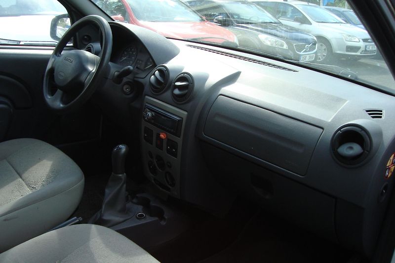 Dacia Logan (2011) 1.5 DCi, Nová STK + ME 8/2028 - fotka 30 z 39