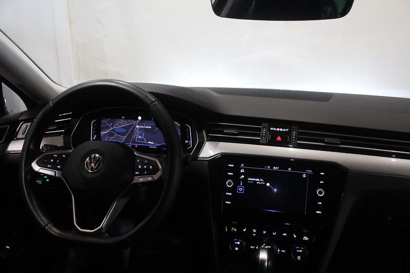 Volkswagen Passat (2020) 2.0TDI DSG Display Matrix - fotka 30 z 38