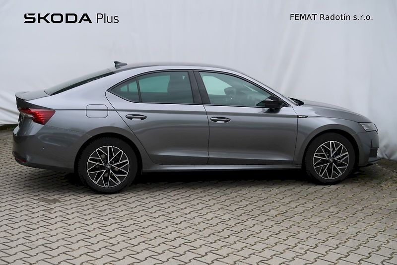 Škoda Octavia (2025) SportLine 2,0 TSI 110 kW DSG M - fotka 3 z 28