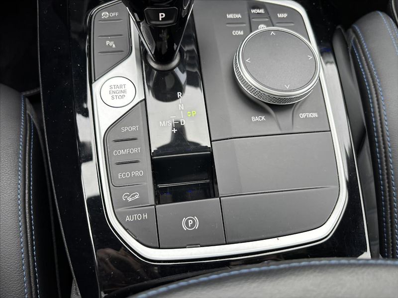 BMW X3 3,0 M40d 250kW WEBASTO PANORAM - fotka 35 z 49