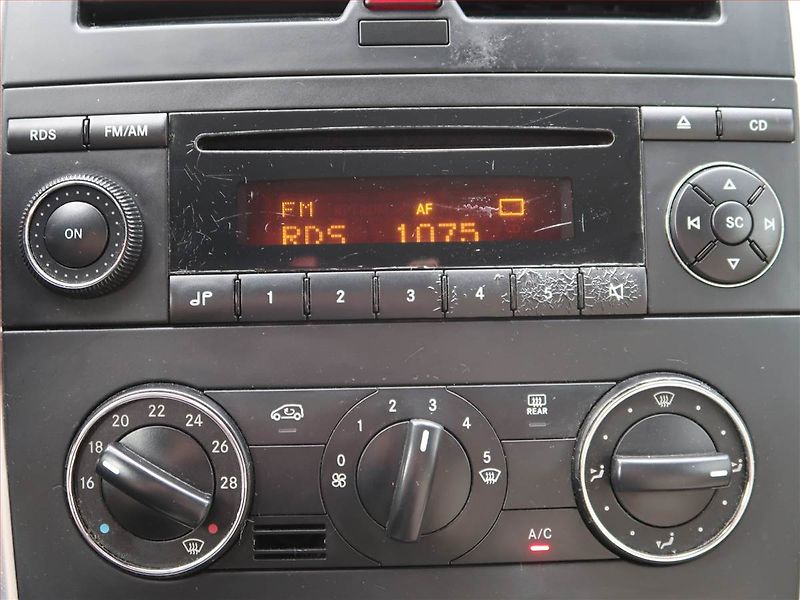 Mercedes-Benz Třídy B (2007) B 180 CDI , Automat, Tempomat - fotka 12 z 18