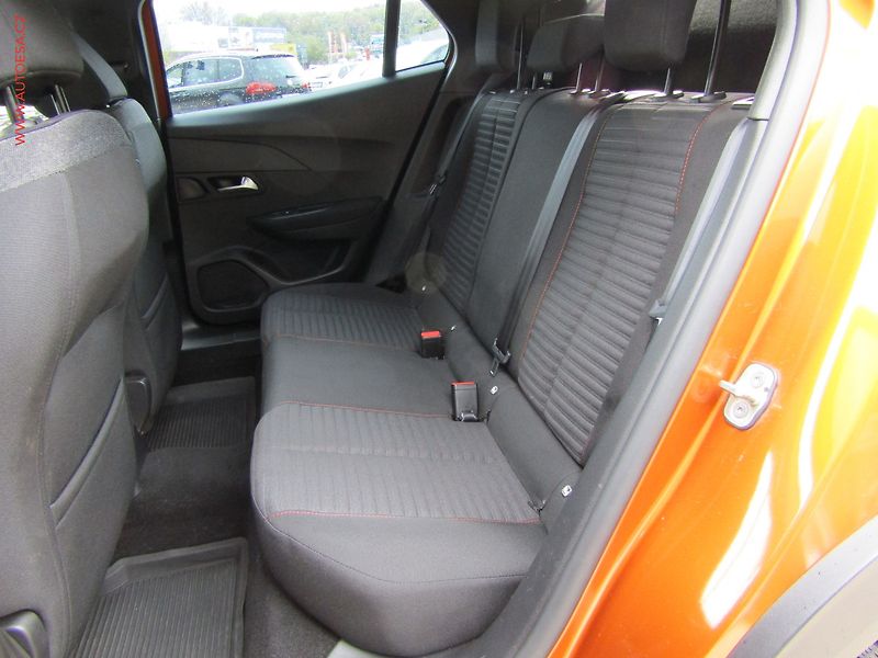 Peugeot 2008 (2022) 1.2PT, ČR, LED, park.čidla - fotka 10 z 22