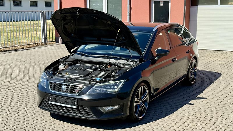 Seat Leon ST*2.0TDi*135kW*FR*LED*ACC* - fotka 19 z 20