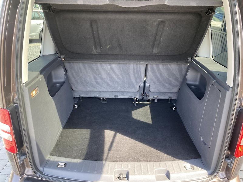 Volkswagen Caddy 1.2 TSI77kW-1xMAJ.-TAŽNÉ-KLIMA - fotka 28 z 36