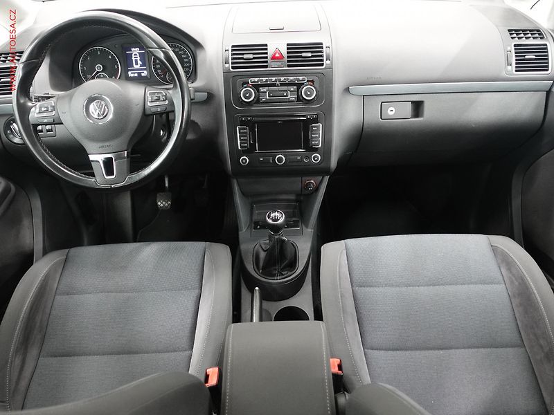 Volkswagen Touran (2011) 1.6TDI, Klima - fotka 8 z 22