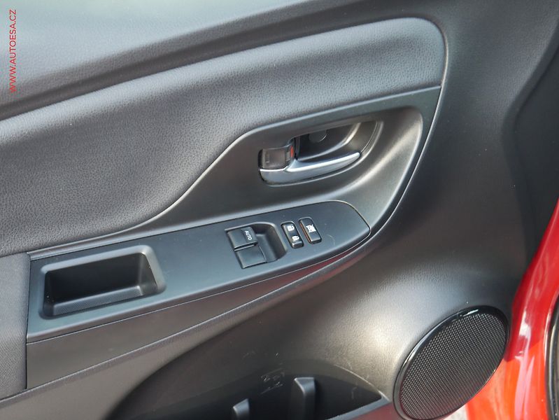 Toyota Yaris (2017) 1.5i, 1.maj,ČR, servis.kniha - fotka 15 z 15