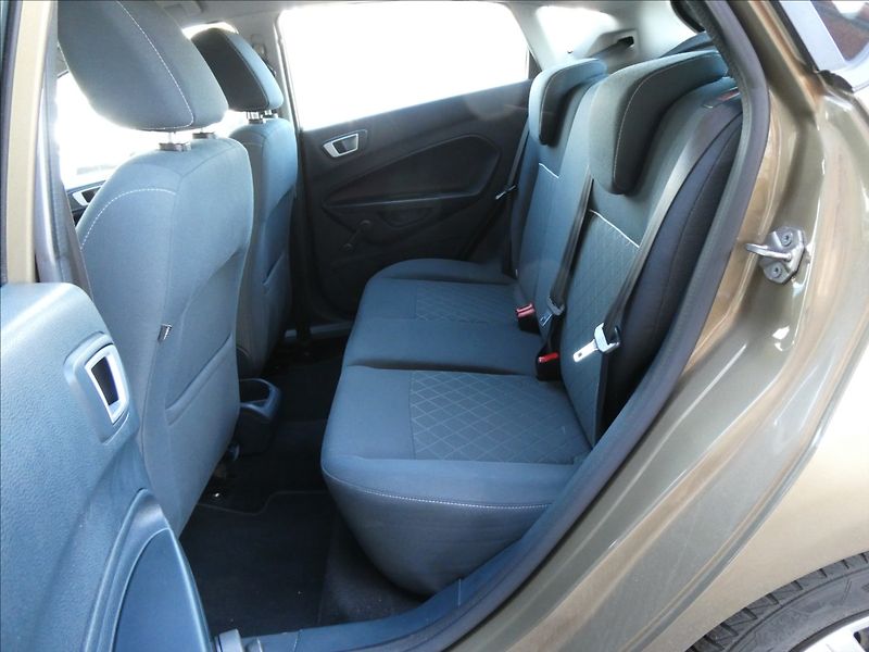Ford Fiesta 1,2 i 60kW 2x kola, klima - fotka 16 z 30