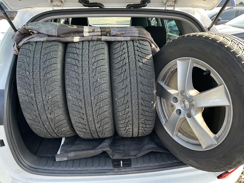 Hyundai Tucson 2.0 CRDi 4x4 ČR - fotka 32 z 33