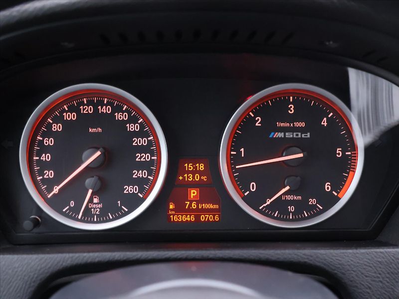 BMW X5 3,0 M50d 280kW Panorama - fotka 16 z 31
