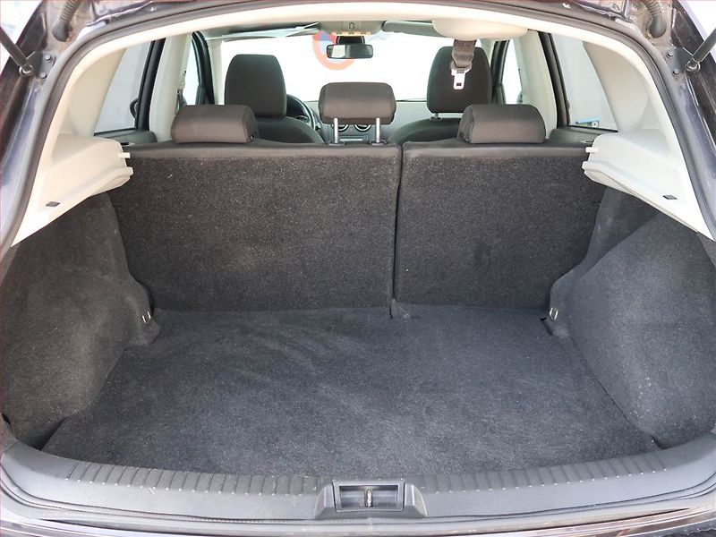 Nissan Qashqai (2013) 1.6 dCi, Serv.kniha, Navi - fotka 14 z 18