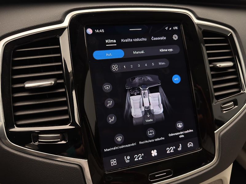 Volvo XC90 B5 AWD ULTIMATE AUT  - fotka 46 z 52