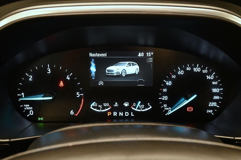 Ford Focus 2,0 Ecoblue 110 kW AT8 Záruka - fotka 16 z 31