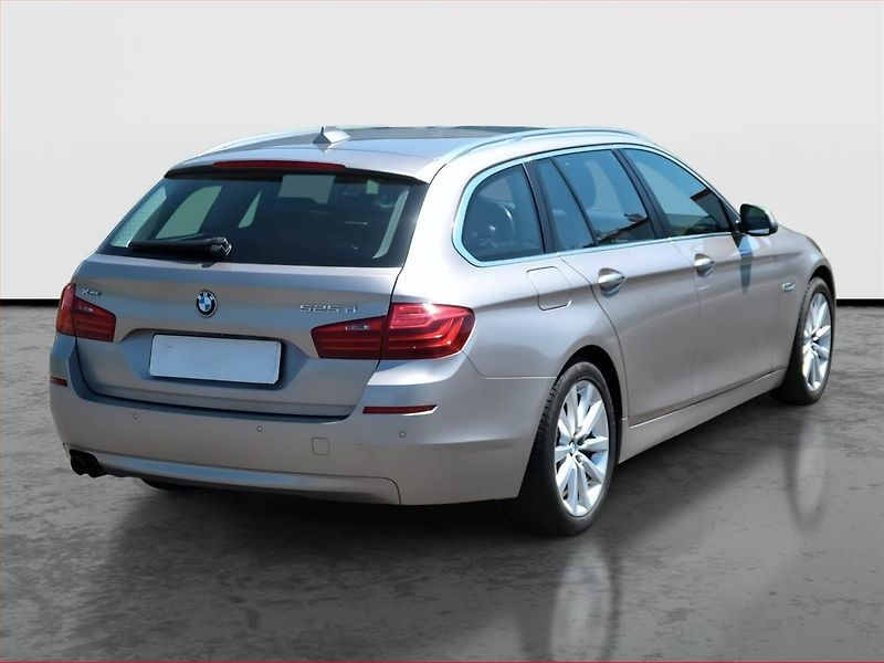 BMW Řada 5 (2016) 525d xDrive, 4X4, Automat - fotka 5 z 14