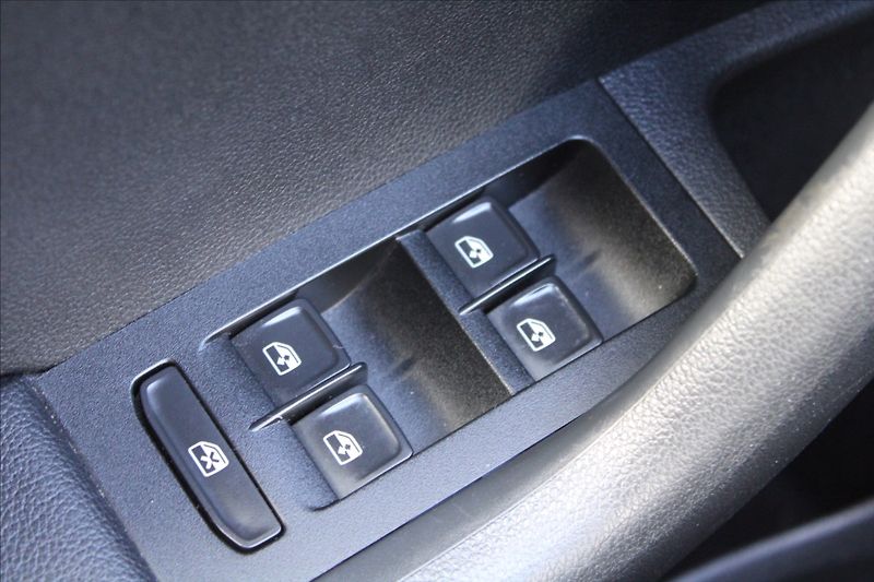 Škoda Octavia 1,6 TDI  TAŽNÉ,JOY - fotka 20 z 27