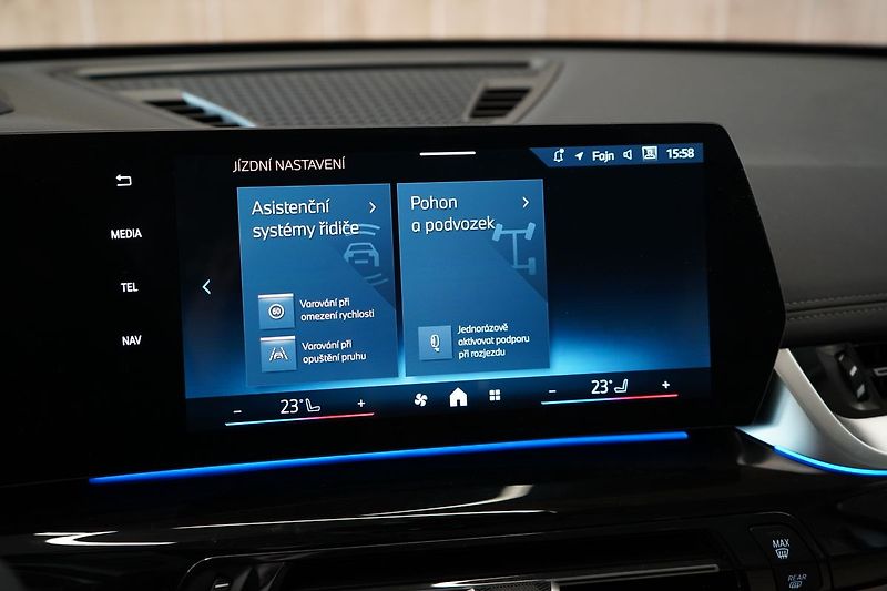 BMW X1 20d xLine, H/K ,Tažné, Head-Up - fotka 34 z 50