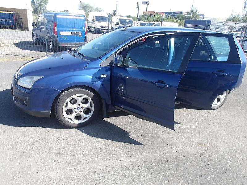 Ford Focus 1,6TDCi KLIMA ! 2xPNEU ! - fotka 12 z 28
