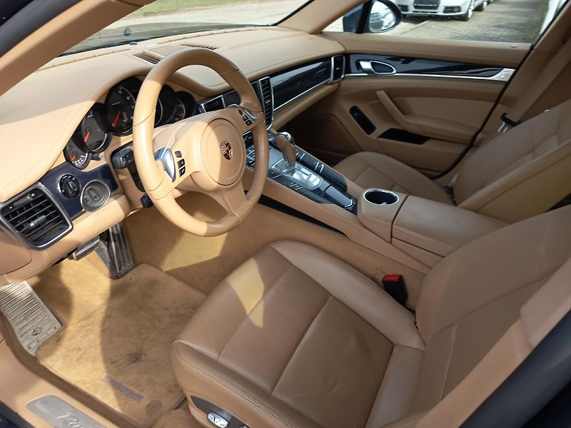 Porsche Panamera (2010) 3.6 220kw 4x4 Top!!! - fotka 31 z 60