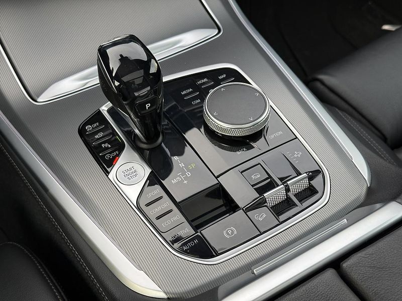BMW X5 xDrive40i - fotka 14 z 22