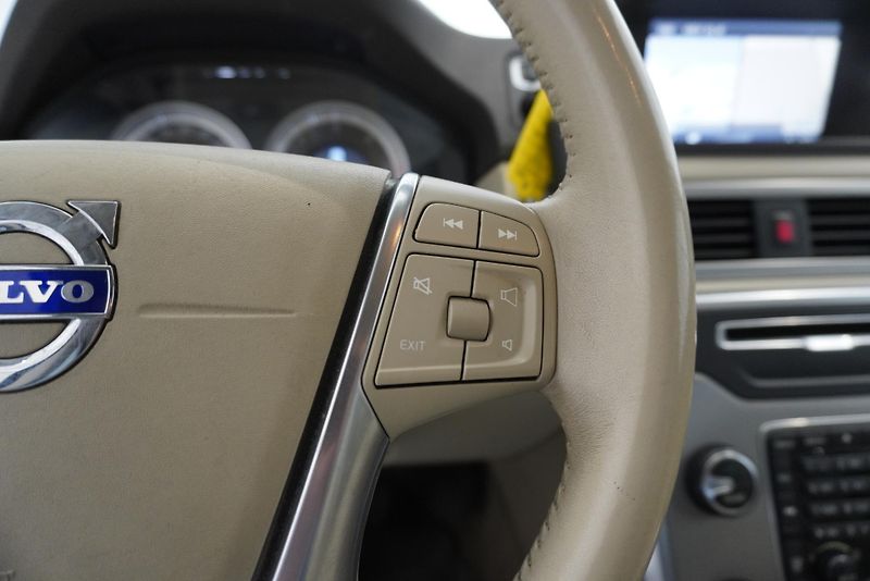Volvo V70 2.0 D4 120kW MOMENTUM - fotka 16 z 26