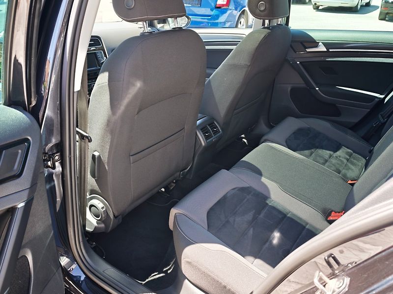Volkswagen Golf (2014) 2,0 TDI 110 KW Highline - fotka 14 z 35