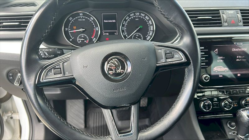 Škoda Superb (2018) COMBI / 2.0 TDI / 110 kW / 7DS - fotka 19 z 25