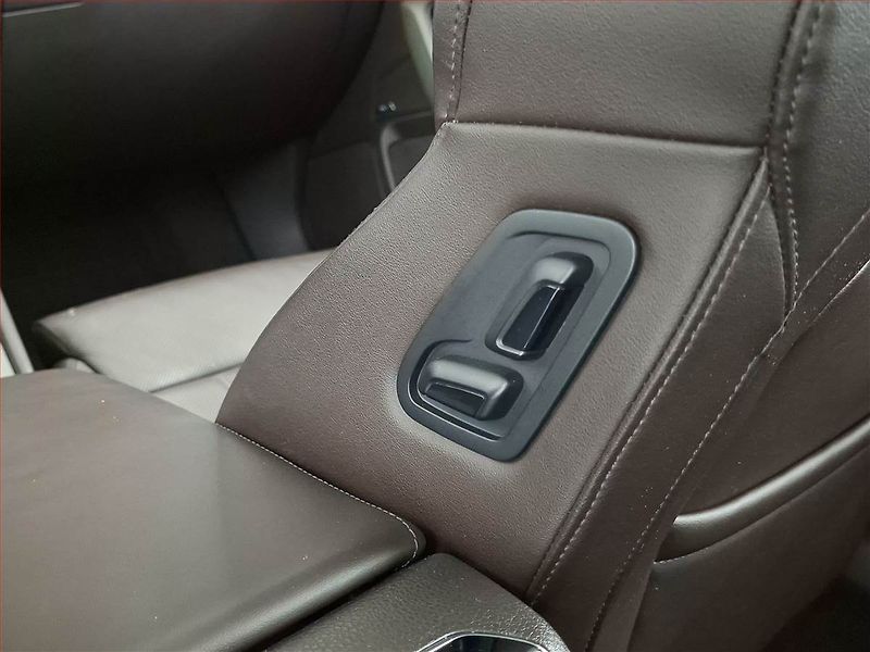 Škoda Superb (2015) Laurin&Klement 2.0 TDI 4x4 - fotka 23 z 25