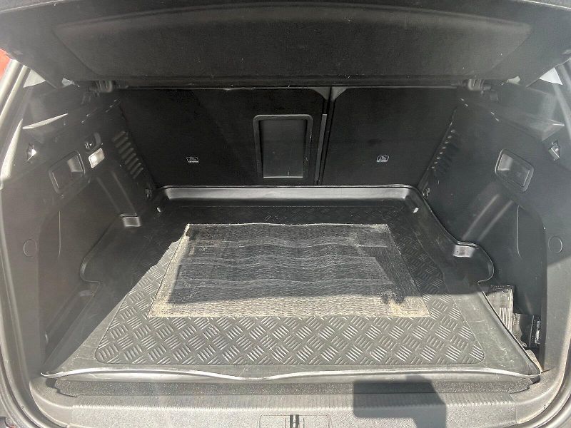 Peugeot 3008 (2017) ALLURE 1.6 THP 121kW - fotka 7 z 26