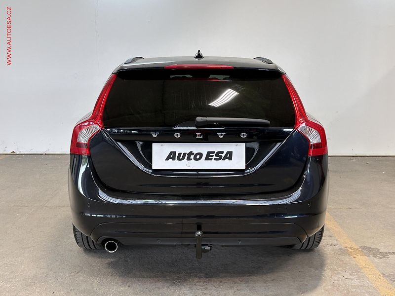 Volvo V60 (2015) 1.6 D2, navi, autoAC - fotka 5 z 14