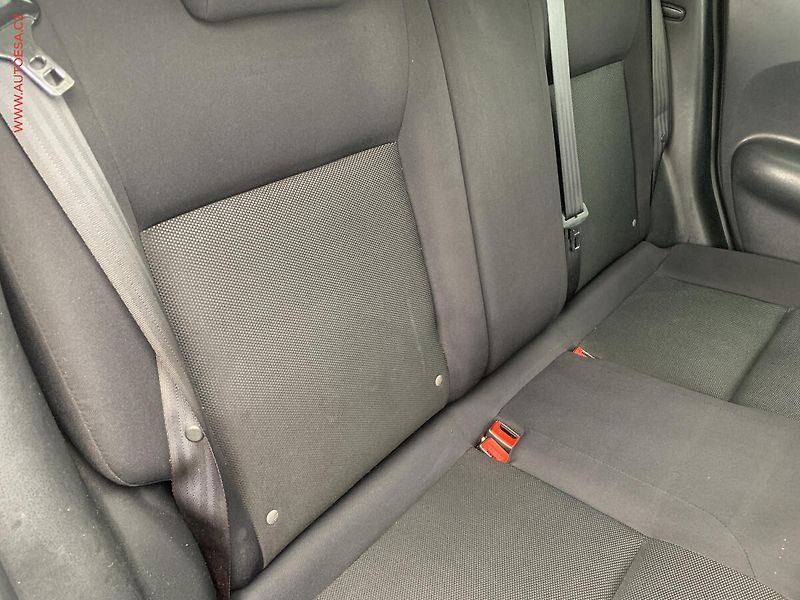 Nissan Juke (2010) 1.6i, AC, tempo - fotka 11 z 17