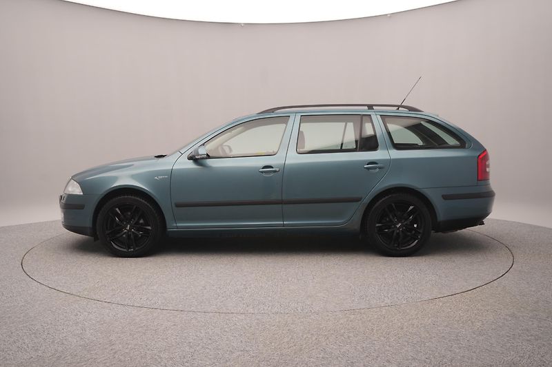 Škoda Octavia 1.9 TDI COMBI CZ 1.maj - fotka 7 z 28
