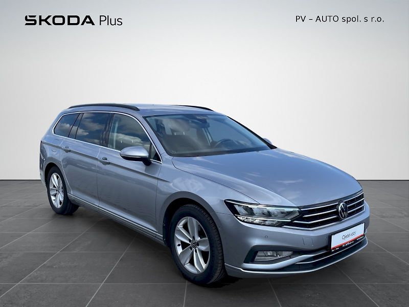 Volkswagen Passat (2021) 1.5 TSI 110 kW DSG Business - fotka 26 z 34