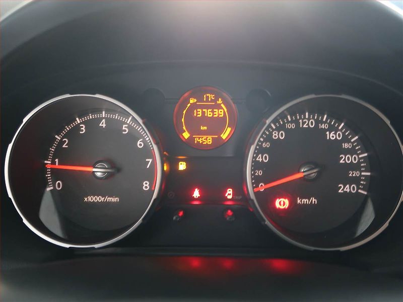 Nissan Qashqai (2010) 2.0, Tempomat - fotka 11 z 13