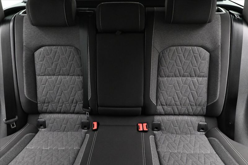 Volkswagen Passat 2,0 TDI 147kW DSG Business Zár - fotka 28 z 32
