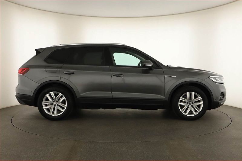 Volkswagen Touareg (2020) 3.0 TDI - fotka 6 z 21