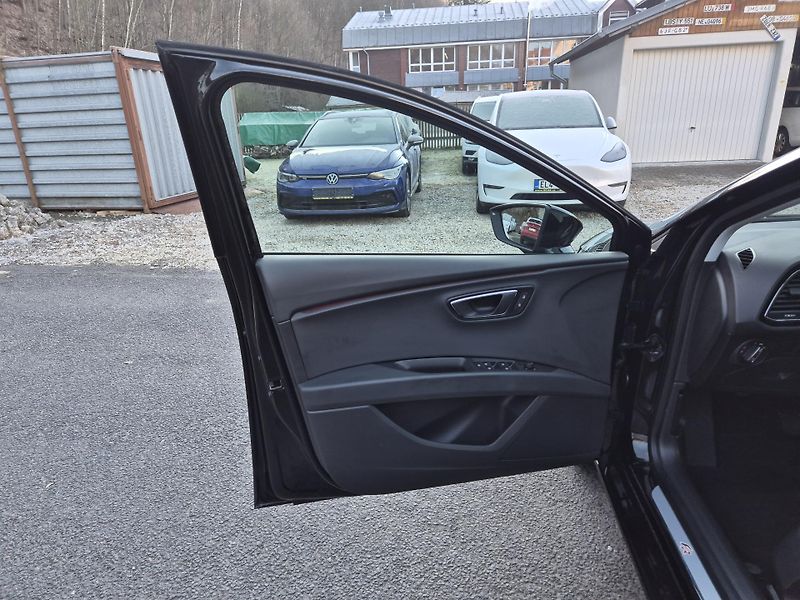 Seat Leon ST FR 2,0TDi 110kw DSG 18ALU - fotka 30 z 43