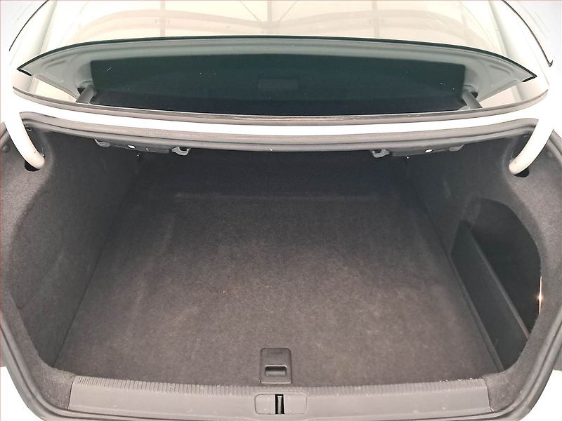 Volkswagen CC (2014) R-line 2.0 TDI, 4X4, Automat - fotka 17 z 18
