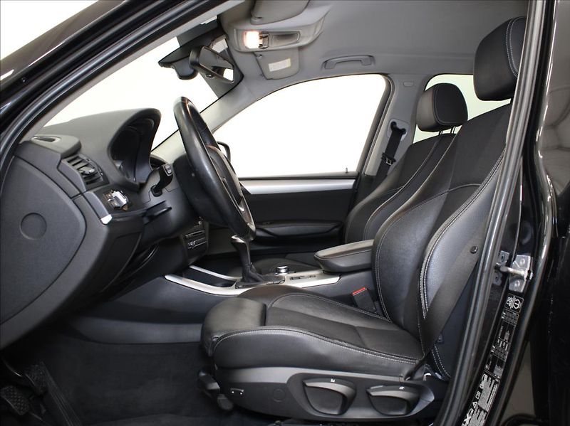 BMW X3 2,0 d xDrive MT Tažné 2.maj.ČR - fotka 6 z 21