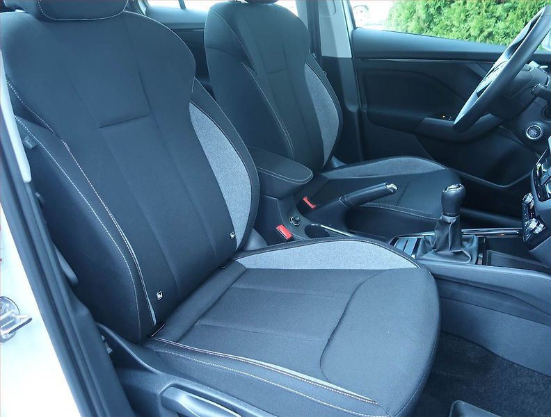 Škoda Kamiq (2025) 1.0 TSI - fotka 9 z 15