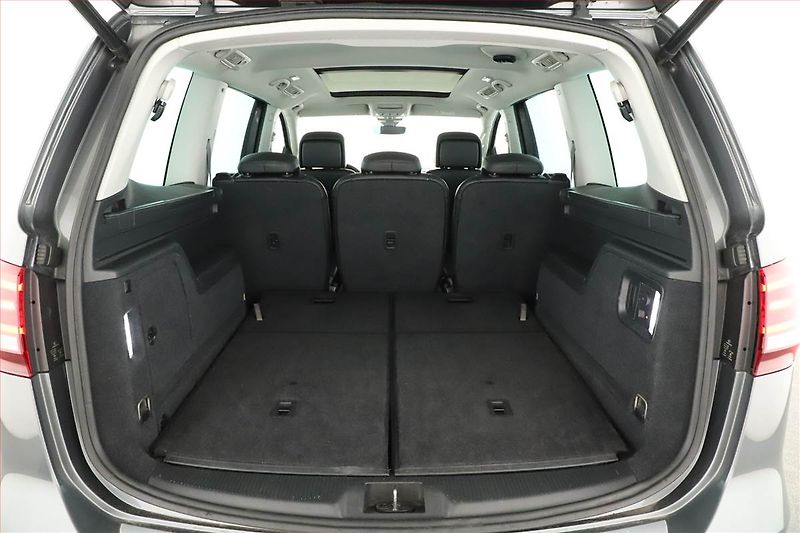 Volkswagen Sharan (2019) 2.0 TDI BMT, Automat, 7 míst - fotka 20 z 21