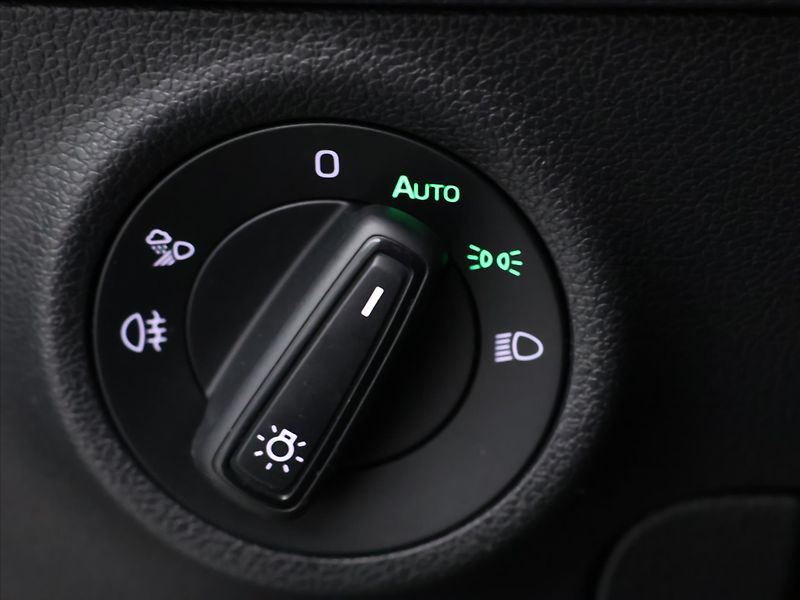 Škoda Karoq 2,0 TDI DSG 4x4 Sportline DPH - fotka 17 z 37
