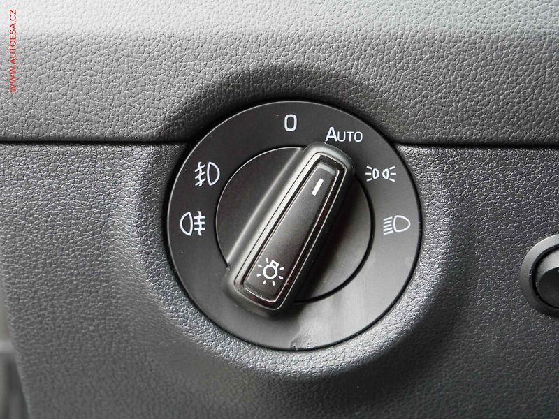 Škoda Octavia (2013) 2.0TDi, ČR, Ele, DSG, bixen - fotka 12 z 22