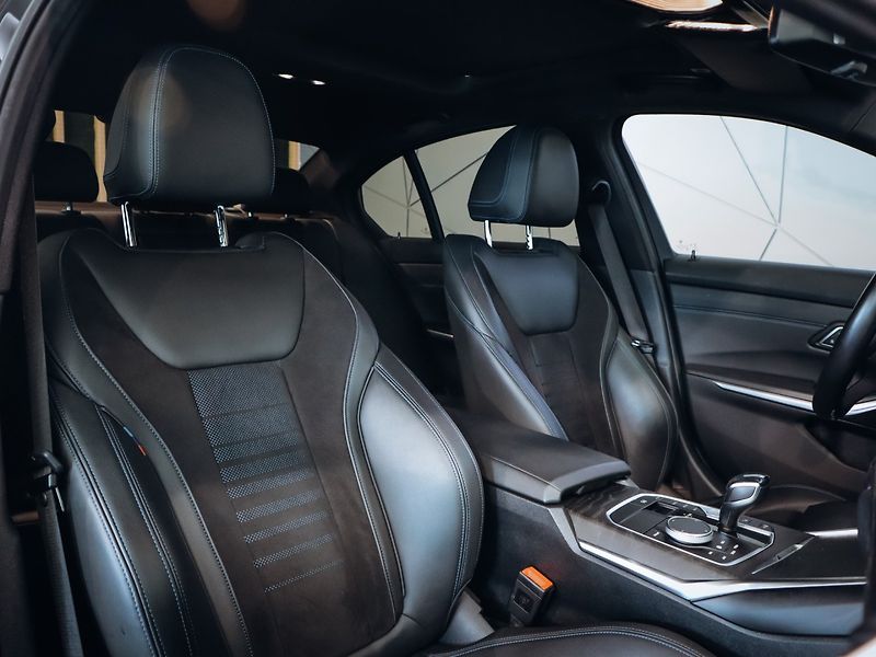 BMW Řada 3 3M340i xDrive 275 kW - fotka 19 z 27