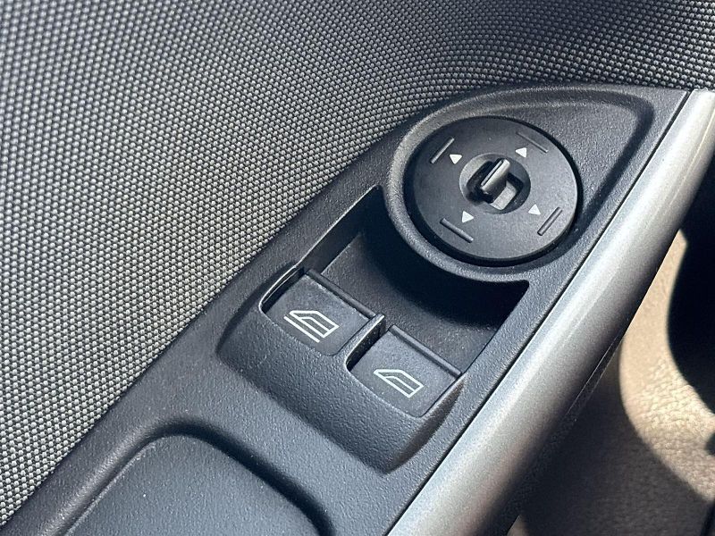 Ford Focus (2013) 1.0 EcoBoost Trend - fotka 15 z 25