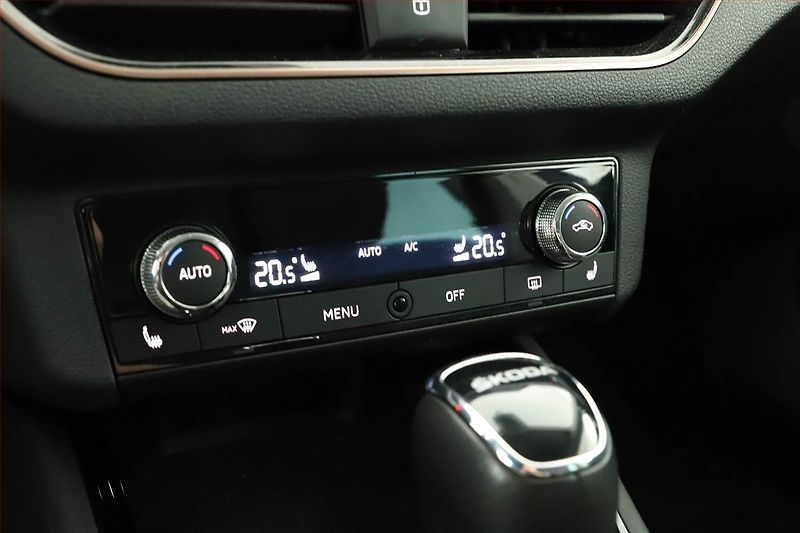 Škoda Scala (2020) 1.0 TSI, Automat, Tempomat - fotka 14 z 15