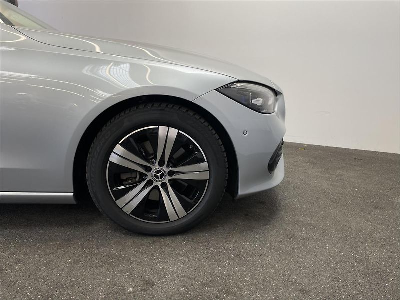 Mercedes-Benz Třídy C 200 4MATIC Avantgarde - fotka 22 z 22