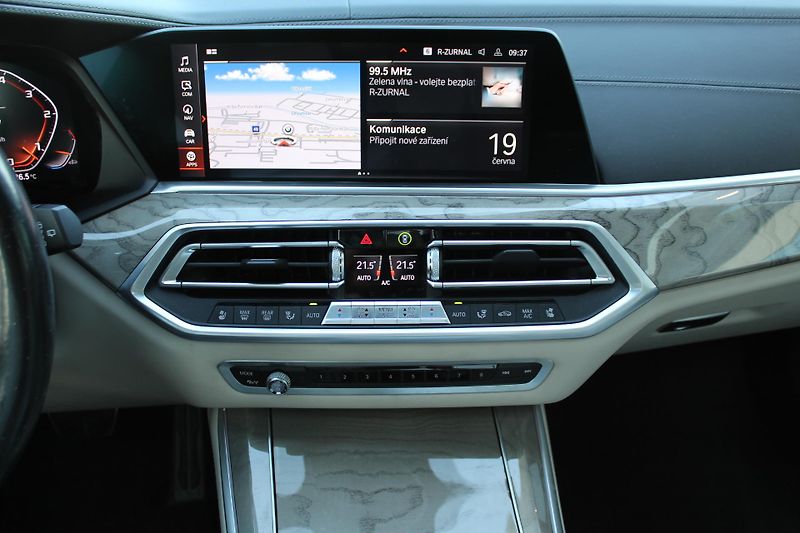 BMW X5 M50d - fotka 5 z 27
