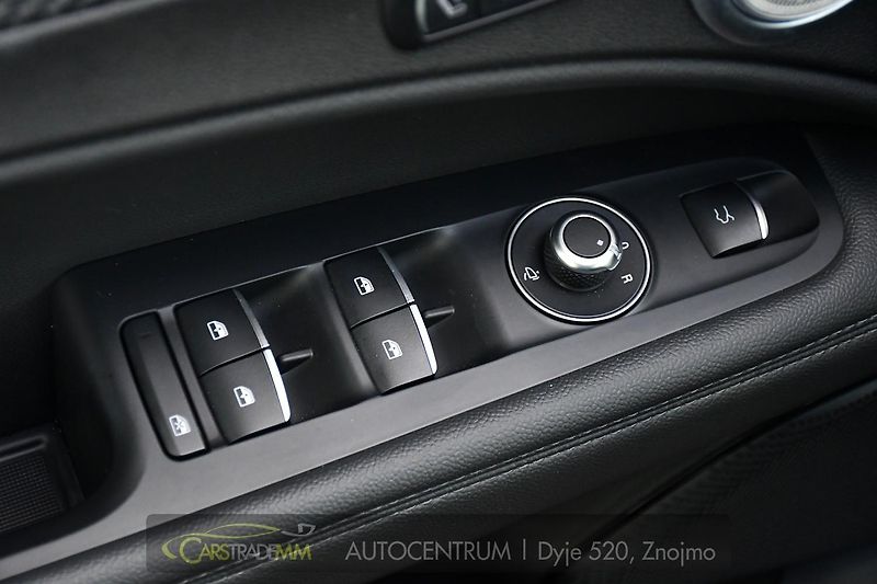 Alfa Romeo Stelvio 2.9V6 Bi-T.382 kW QUADRIFOGLIO - fotka 25 z 56