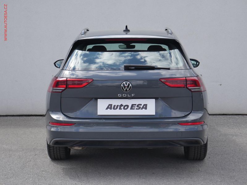 Volkswagen Golf (2021) 1.5 TSi, 2.maj,ČR, Life, LED - fotka 5 z 18