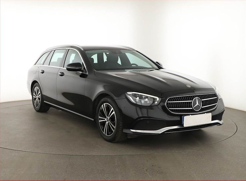 Mercedes-Benz Třídy E (2022) E 200 d - fotografie inzerátu